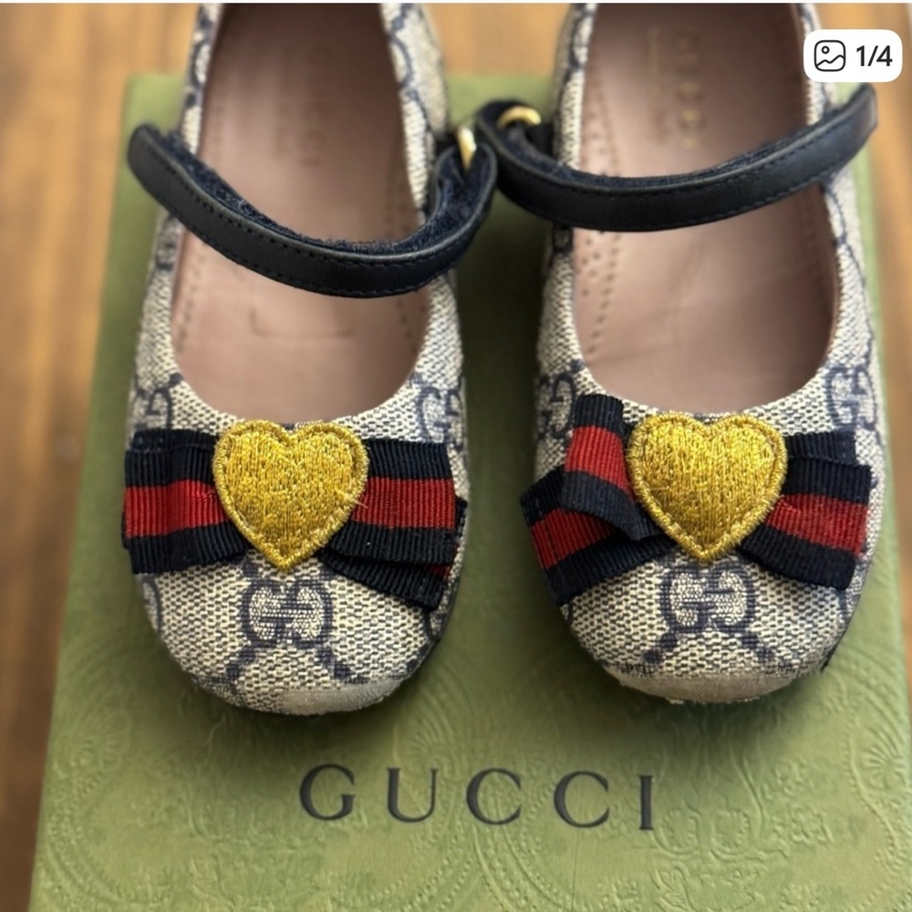 Gucci Kids' Patterned Dress Shoes with Gold Heart